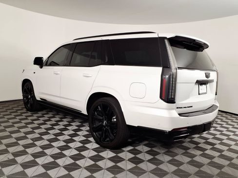 Certified 2025 Cadillac Escalade Sport Platinum AWD/4WD image 6