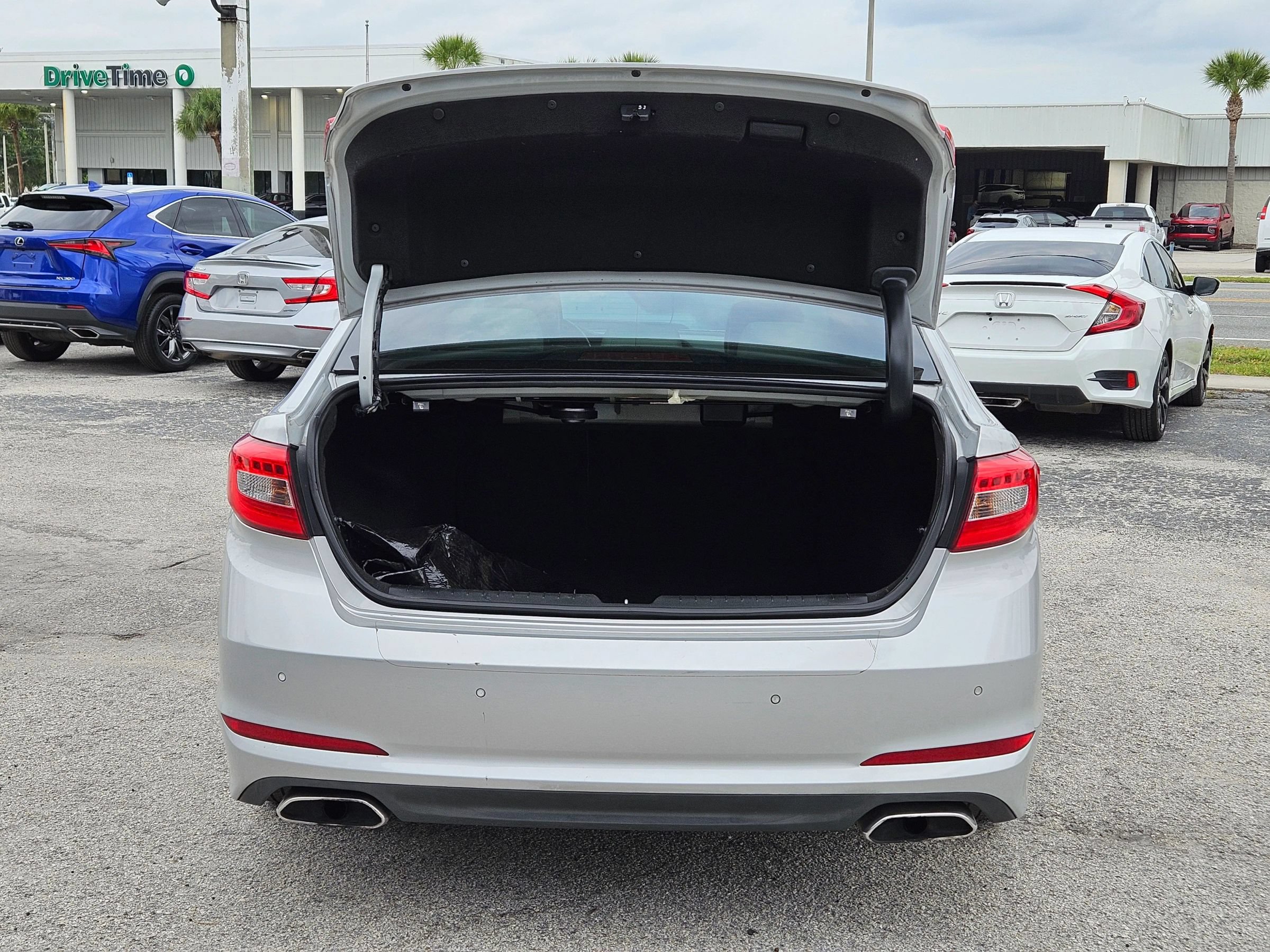 Used 2015 Hyundai Sonata Limited w/ Option Group 06 FWD image 13