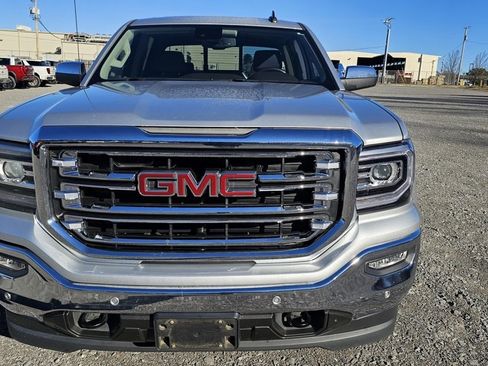 Used 2018 GMC Sierra 1500 SLT image 2