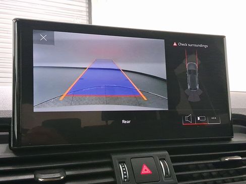 Used 2022 Audi Q5 e Premium w/ Convenience Package image 23