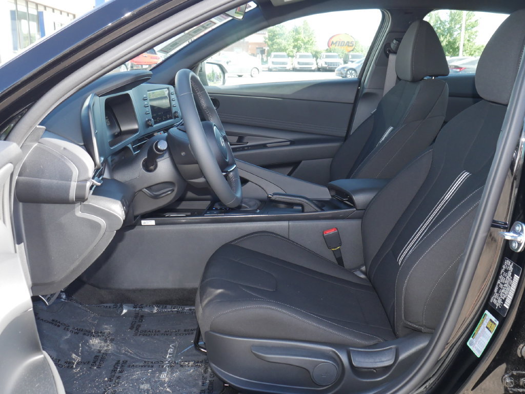 New 2026 Hyundai Elantra Sport FWD image 28
