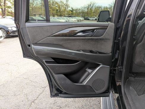 Used 2020 Cadillac Escalade Platinum AWD/4WD image 38