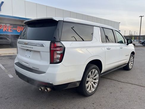 Used 2022 Chevrolet Suburban Premier image 3