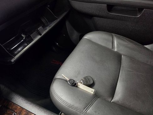 Used 2013 GMC Yukon Denali AWD/4WD image 24