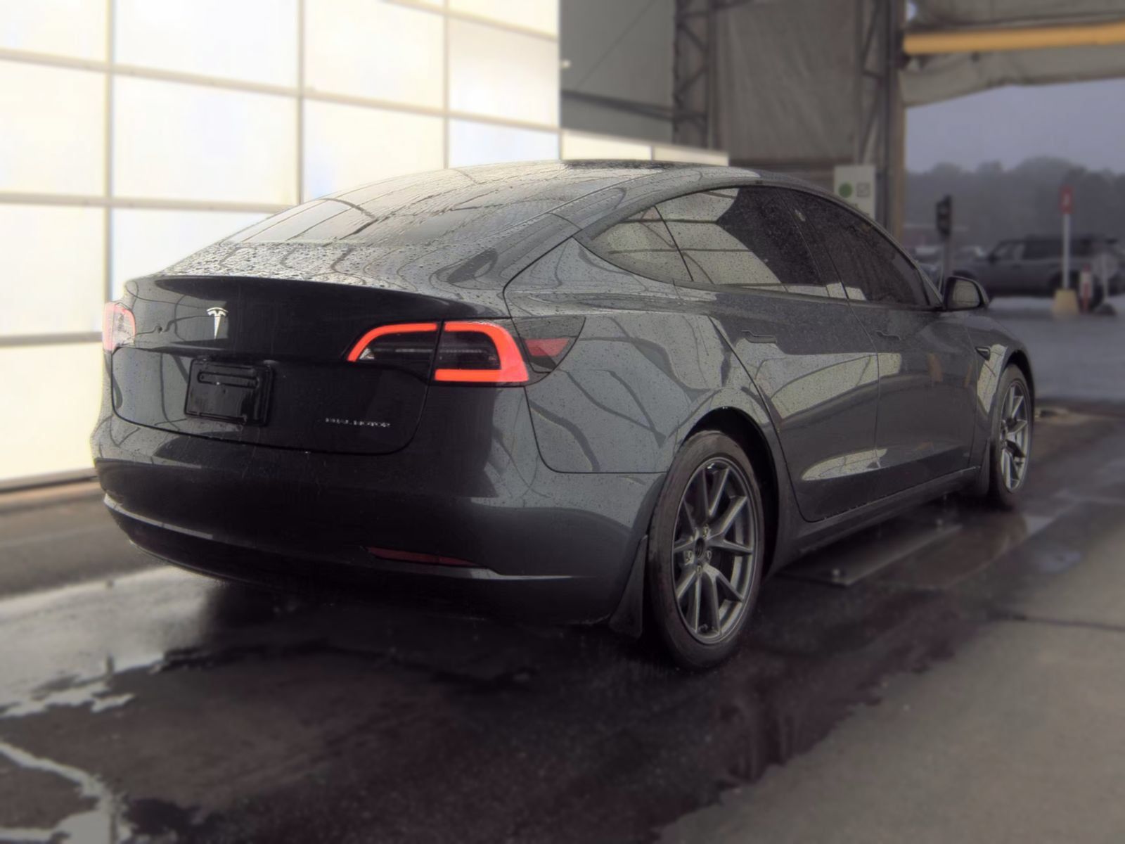 Used 2022 Tesla Model 3 Long Range AWD/4WD image 3