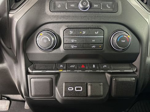 Used 2022 Chevrolet Silverado 1500 Custom image 17