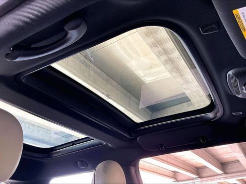 Used 2023 MINI Cooper SE image 13