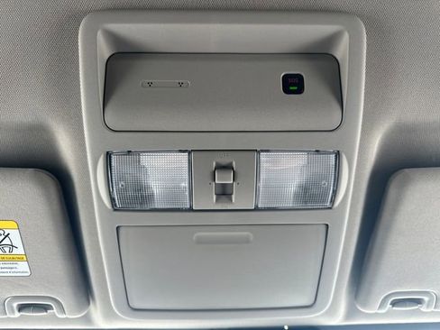 Used 2025 Nissan Frontier S w/ S Utility Package image 21