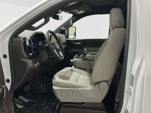 Used 2024 GMC Sierra 3500 SLE w/ SLE Convenience Package image 17