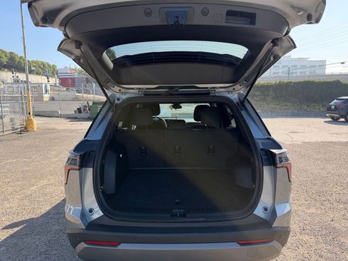 Used 2025 Chevrolet Equinox LT image 30