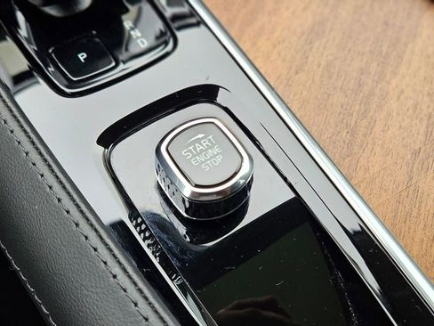 Used 2023 Volvo XC90 B6 Plus w/ Protection Package Premier image 25