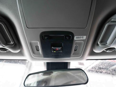 Used 2024 Toyota Camry SE image 18