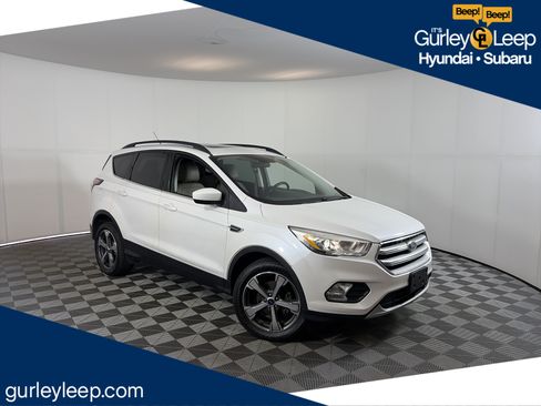 Used 2017 Ford Escape SE w/ SE Leather Comfort Package FWD image 1