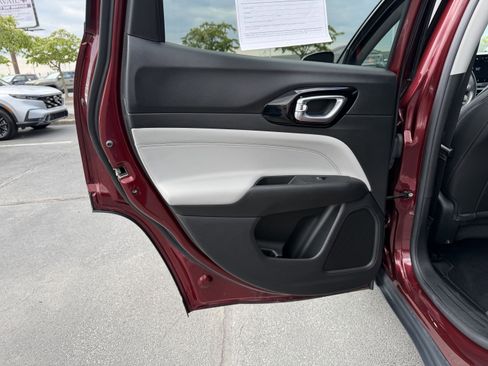 Used 2022 Jeep Compass Limited AWD/4WD image 19