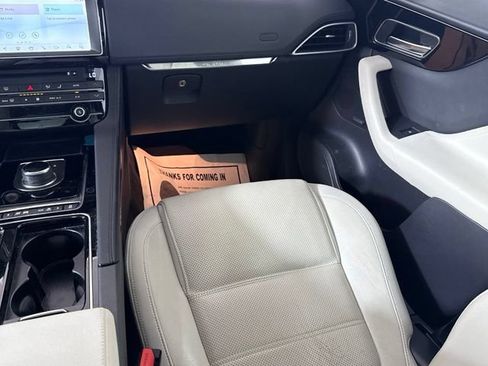 Used 2019 Jaguar F-PACE Prestige AWD/4WD image 28