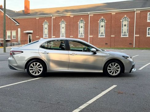 Used 2021 Toyota Camry LE AWD/4WD image 7