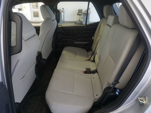 Used 2025 Toyota 4Runner SR5 AWD/4WD image 17
