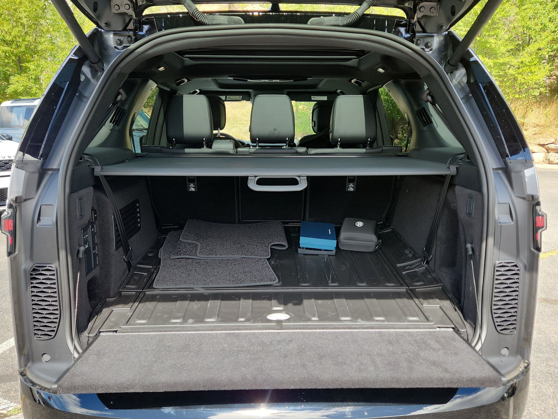 New 2026 Land Rover Discovery Dynamic SE AWD/4WD image 27