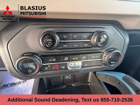 Used 2023 Ford Bronco Wildtrak image 23