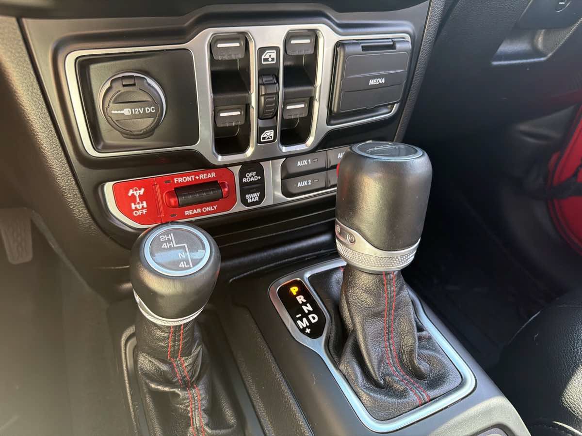 Used 2021 Jeep Gladiator Rubicon AWD/4WD image 26