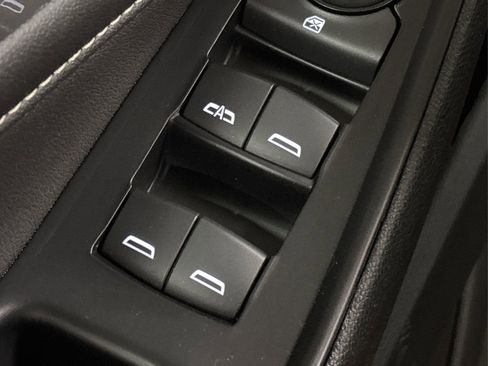 Used 2023 Chevrolet Traverse LT w/ Midnight/Sport Edition image 31