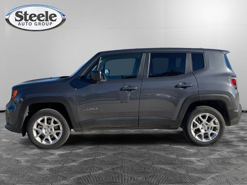 Used 2023 Jeep Renegade Latitude image 2