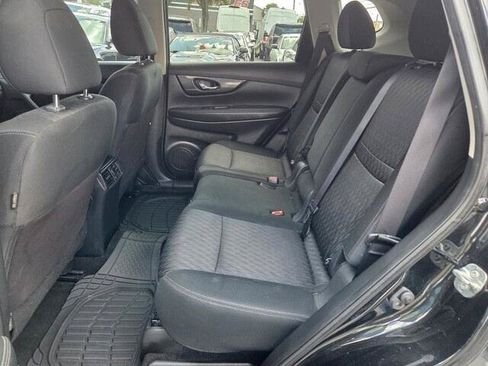 Used 2017 Nissan Rogue SV w/ SV Premium Package FWD image 5