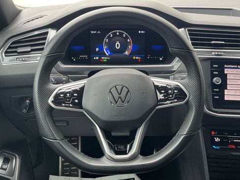 Used 2022 Volkswagen Tiguan SE R-Line image 25