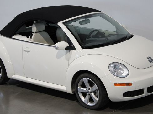 Used 2007 Volkswagen Beetle Triple White Edition FWD image 17