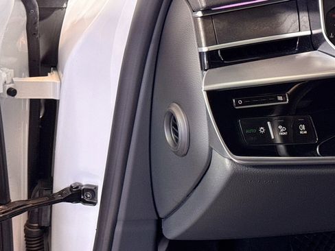 Used 2022 Audi A8 L 3.0T w/ Executive Package image 10