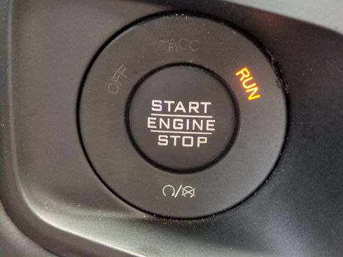 Used 2025 Jeep Wrangler Unlimited Sahara AWD/4WD image 31