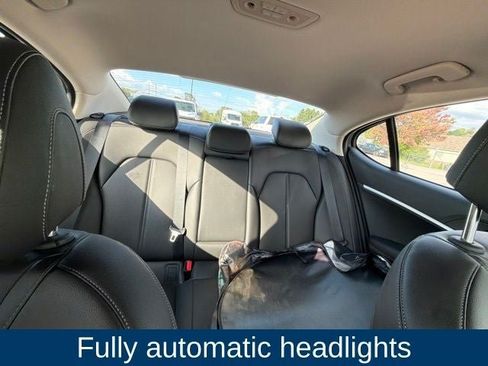 Used 2023 Genesis G70 2.0T RWD image 16