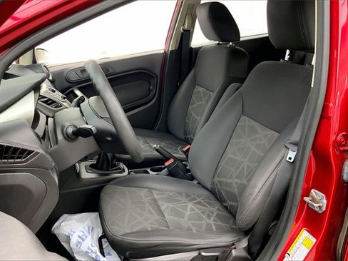 Used 2012 Ford Fiesta SE image 8