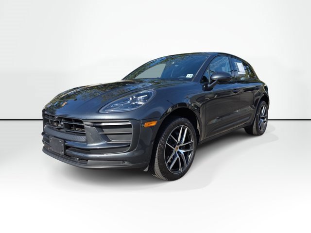 Used 2025 Porsche Macan AWD/4WD image 1