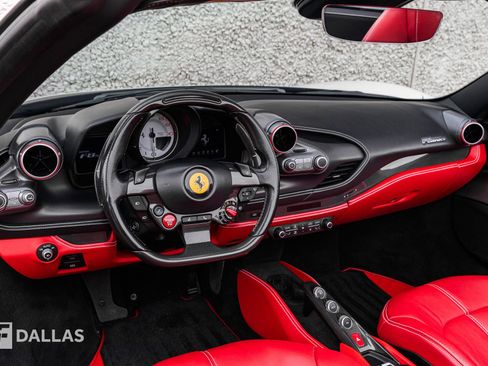 Used 2021 Ferrari F8 Tributo image 25