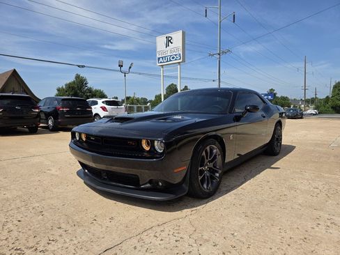 Used 2023 Dodge Challenger R/T Scat Pack w/ Plus Package RWD image 3