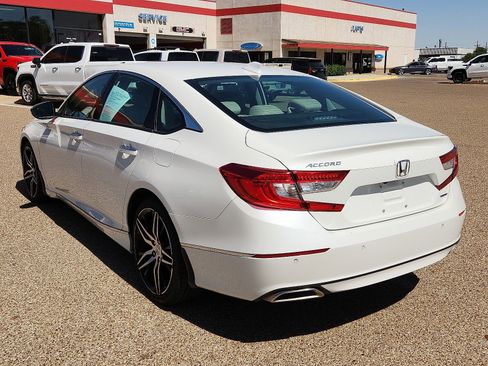 Used 2021 Honda Accord Touring image 3
