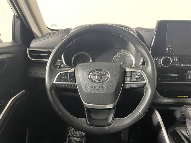 Used 2024 Toyota Highlander XLE AWD/4WD image 15