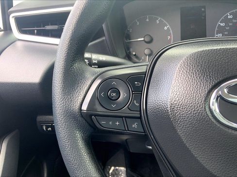 Used 2025 Toyota Corolla LE FWD image 23