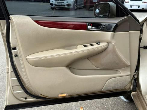 Used 2003 Lexus ES 330 FWD image 13