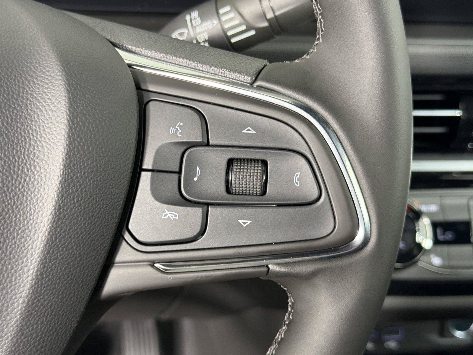 New 2026 Buick Envista Sport Touring w/ Convenience I Package FWD image 25
