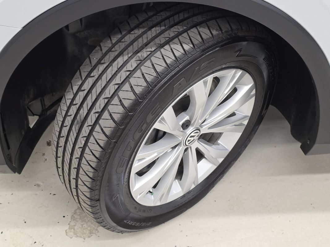 Used 2018 Volkswagen Tiguan S AWD/4WD image 39