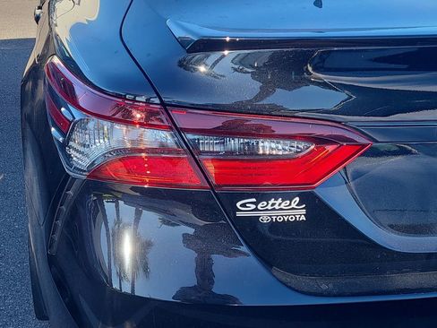 Used 2023 Toyota Camry SE image 7