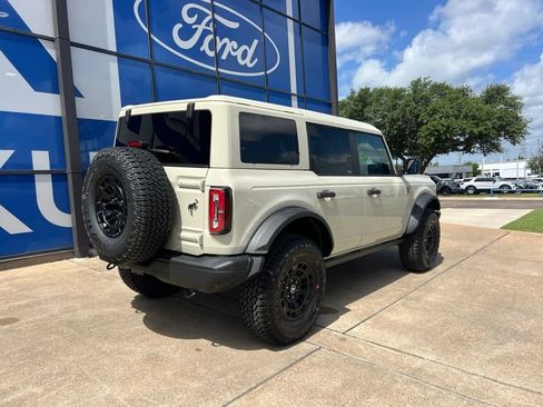 New 2026 Ford Bronco Badlands AWD/4WD image 7
