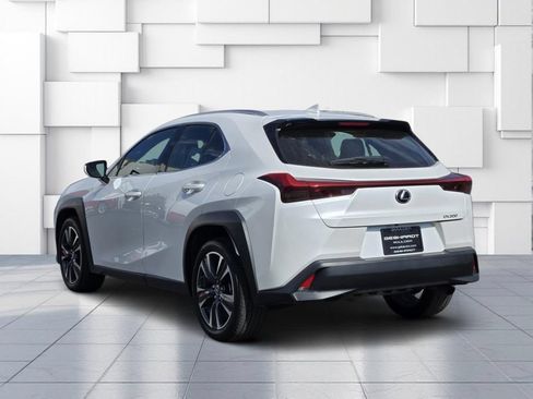 Used 2019 Lexus UX 200 w/ Premium Package FWD image 5