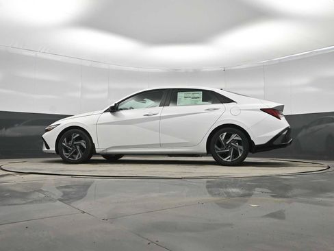 New 2026 Hyundai Elantra Limited image 35