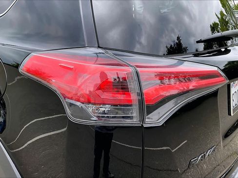 Certified 2018 Toyota RAV4 Adventure image 28