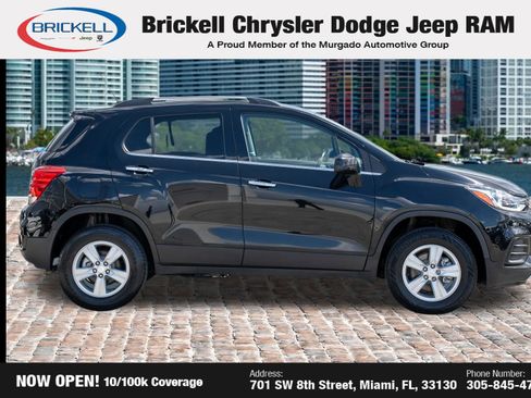 Used 2020 Chevrolet Trax LT w/ LT Convenience Package image 4