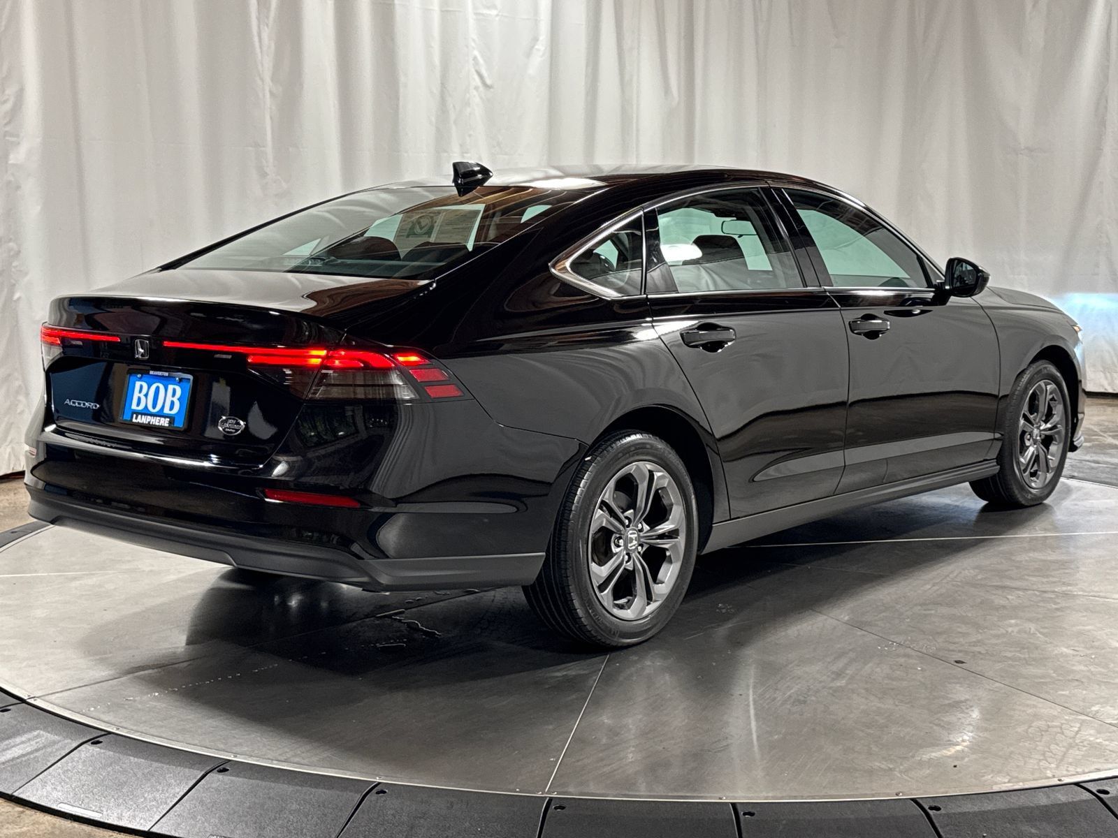 Used 2023 Honda Accord EX image 10