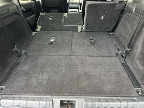 Used 2018 Land Rover Discovery SE image 14